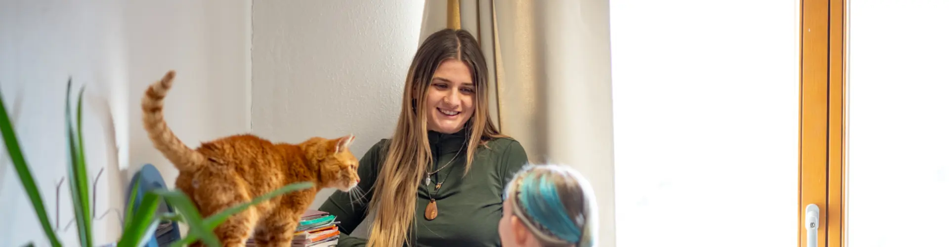 Woman und kids laughing