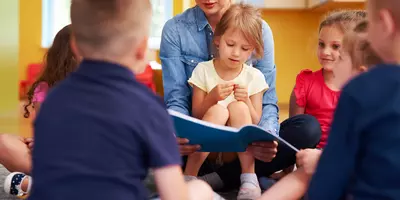 Das Affinger Kinderhaus „mittendrin“ sucht gerade Verstärkung. / Foto: gpointstudio, stock.adobe.com