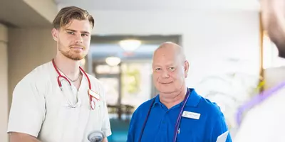 Pflegefachkräfte tragen viel Verantwortung: sie helfen und geben selbstlos ihr Bestes für Andere, Foto: EBS.